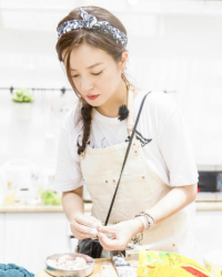 《中餐廳》本周六開業 店長趙薇算數不太行