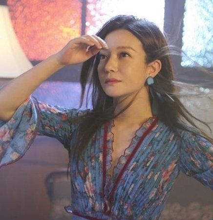 《中餐廳》本周六開(kāi)業(yè) 店長(zhǎng)趙薇算數(shù)不太行 2