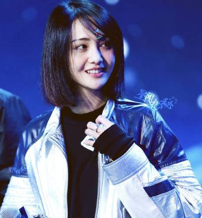 《這就是鐵甲》定檔413？鄭爽貼痘痘貼咬唇嘟嘴  煙熏妝扮酷呆萌 2