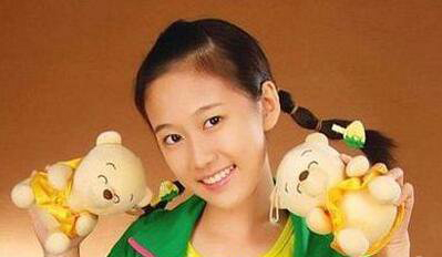 劉美含整容成“電眼”劉美含整容前后照 6