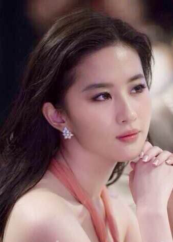 劉亦菲妹妹美照曝光 外貌清純賽過劉亦菲 6