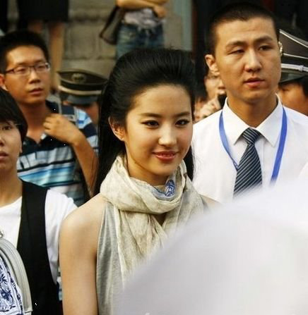 劉亦菲妹妹美照曝光 外貌清純賽過劉亦菲 4