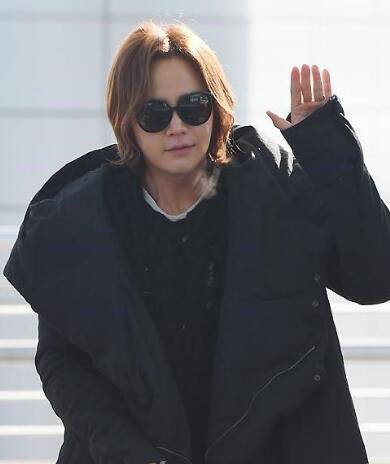 張根碩的家庭背景揭秘 張根碩與日本模特女友戀情曝光 8