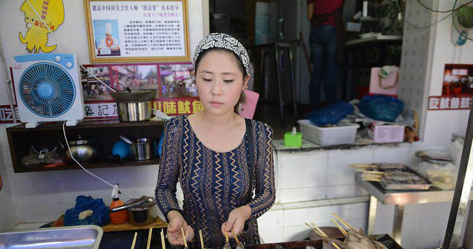 成都最美極品“魷魚西施” 靠臉吃飯成了加盟店 3