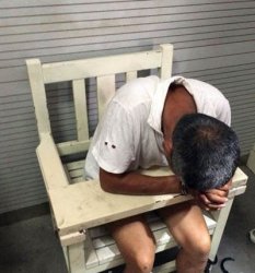 女大學(xué)生誤上黑車  遭黑車司機(jī)囚禁性虐強(qiáng)奸