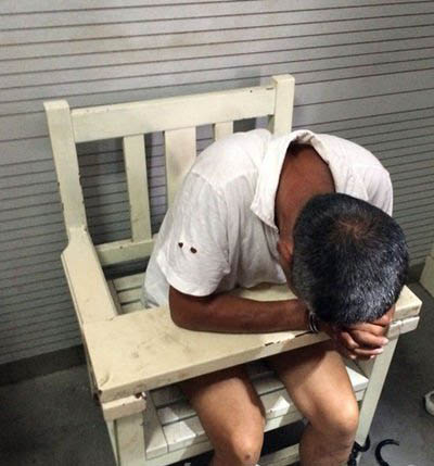 女大學生誤上黑車  遭黑車司機囚禁性虐強奸 1