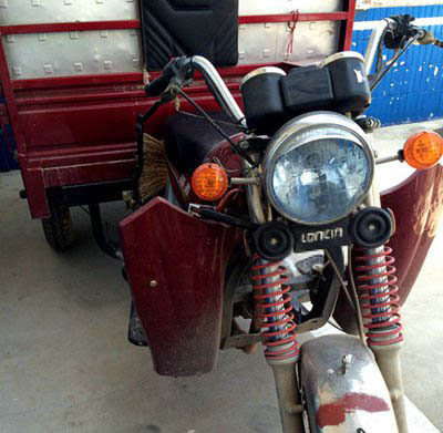 女大學生誤上黑車  遭黑車司機囚禁性虐強奸 3