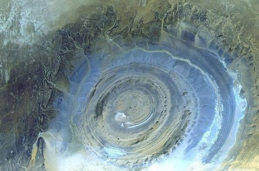 神秘魔鬼水壺瀑布 盤點全球最神秘的地方 3
