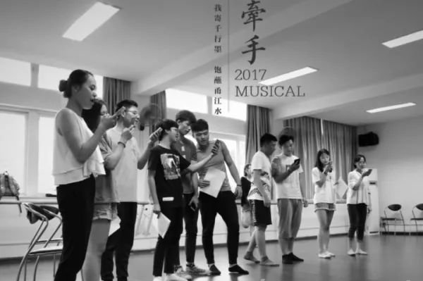 奶奶讓數億人淚崩 曾感動無數人的牽手老奶奶走了…… 2