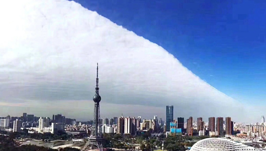 中山一線天刷爆朋友圈 一片天空被劃分為二如夢境 3