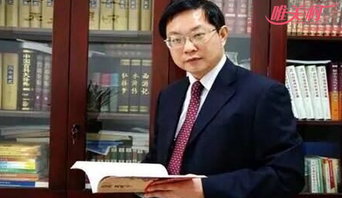校長范秋明和女教師 混亂私生活和大量受賄行為被扒出 2