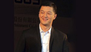 李亞鵬與神秘女聚餐 神秘女坐其大腿被拍王菲曾公然發對