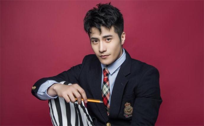 李晨浩是在追李易峰嗎 幾度約會疑有基情二者真實關系揭秘 2