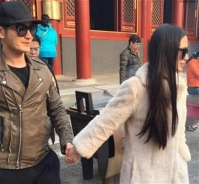 黃曉明夫婦牽手出游 baby素顏猛遭吐槽被稱(chēng)是最黑一次 1