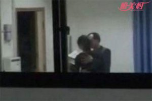 成都一中學不雅照片流出 課室上擁吻互摸敗壞風氣