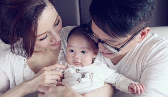李嘉欣夫婦游日本 從這些細(xì)節(jié)可以看出許晉亨多愛李嘉欣 2