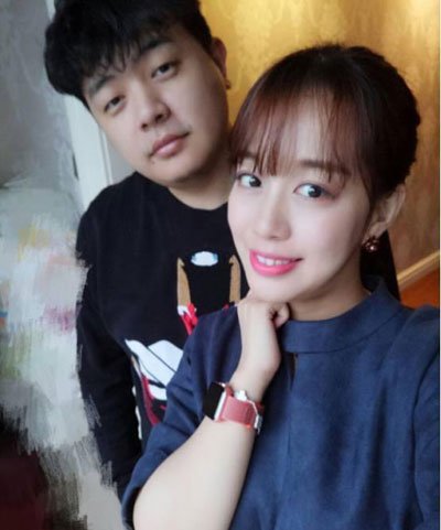 jy老婆賈燕是干什么的及個人資料 jy和他老婆合照 5