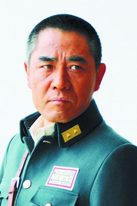 電影演員陳寶國個人資料簡歷 陳寶國一家三口遭遇車禍 2