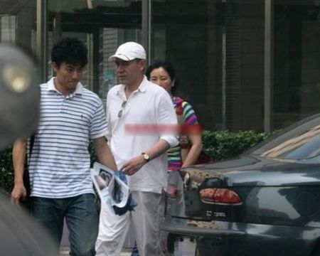 電影演員陳寶國個人資料簡歷 陳寶國一家三口遭遇車禍 4