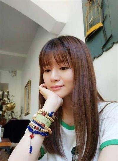 騰訊直播小溢大腿事件 騰訊nba女主播小溢絲襪內褲露底照 6