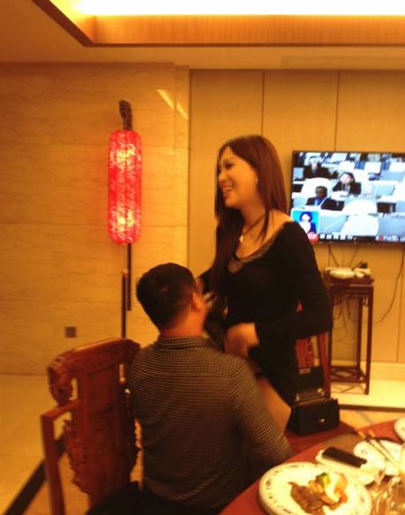 莫露露人乳喂富豪圖 富豪10萬獲莫露露哺乳 2