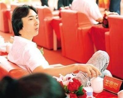 王思聰在大連被打事件經過回顧 王思聰被官二代打指的是誰 7