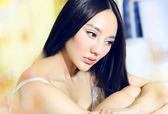 炫富女楊紫璐老公 楊紫璐和干爹的照片 2