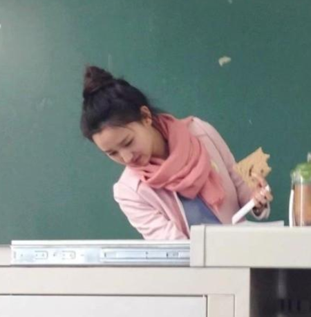 四川美女教師似劉詩詩 像劉詩詩的美女老師資料及照片 1