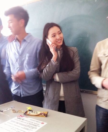 四川美女教師似劉詩詩 像劉詩詩的美女老師資料及照片 4