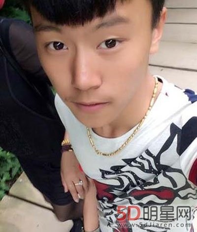 王晨正女朋友劉大心個人資料 王晨正女朋友合照 5