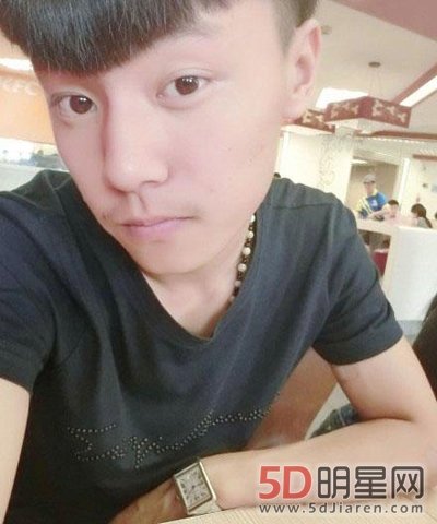 王晨正女朋友劉大心個人資料 王晨正女朋友合照 6