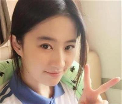 王思聰怎么評價劉亦菲的 劉亦菲最新絲襪圖片 3