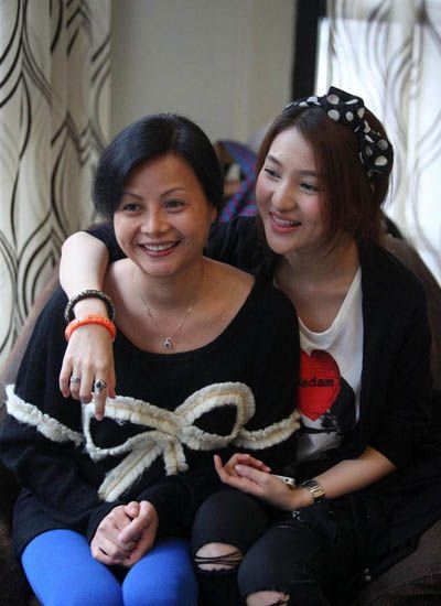郭登峰比郭美美漂亮 郭美美的母親郭登峰照片資料 2