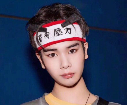 小吳拍時尚大片 網友P圖撞臉多位男星 5