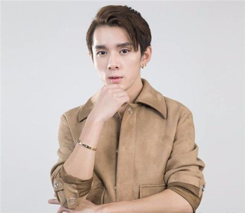 口紅一哥李佳琦資料  李佳琦淘寶怎么找到 2
