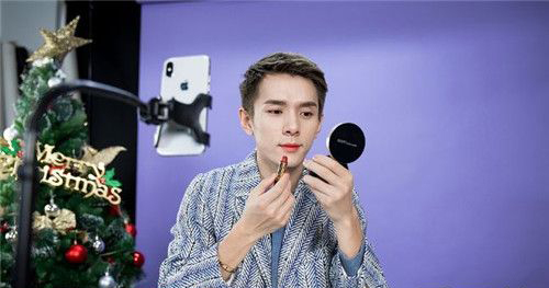 口紅一哥李佳琦資料  李佳琦淘寶怎么找到 3