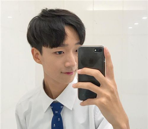 2019年春夏男生發型推薦 鄰家小哥哥的感覺 1