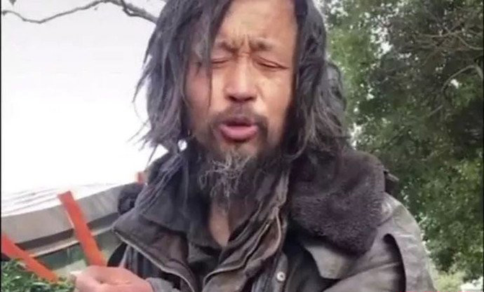 網紅流浪漢真實身份 網紅流浪漢沈巍休假工資照領 1