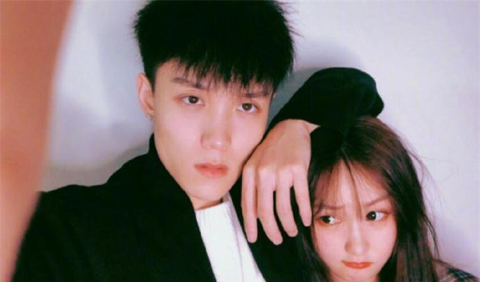 快手炫邁妹兒男友是誰 快手炫邁妹兒懷孕了嗎? 3