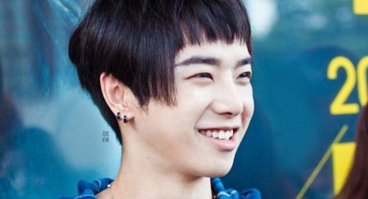 華晨宇2019新發(fā)型 顯得非常個(gè)性時(shí)尚 12