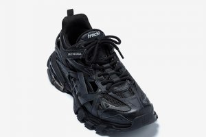  Balenciaga 鞋款  Track 2運動鞋帶來了全新的面貌