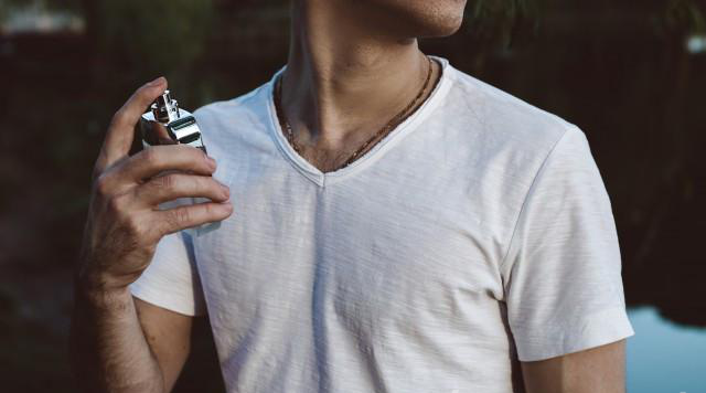 學(xué)會男士香水的使用方法 香水怎么噴更好 1