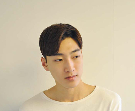 韓版男生發(fā)型圖片 好看的男生發(fā)型清爽又帥氣 13