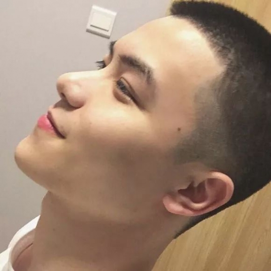 好看的男生發型圖片 時尚又比較干凈利落 8