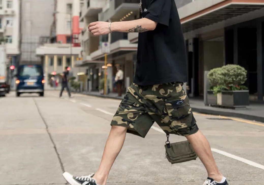夏季時尚風短褲搭配 男人在夏天都要擁有的 2