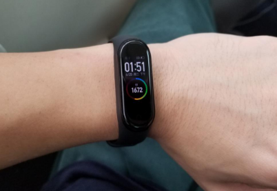 小米手環4怎么拆電池 1