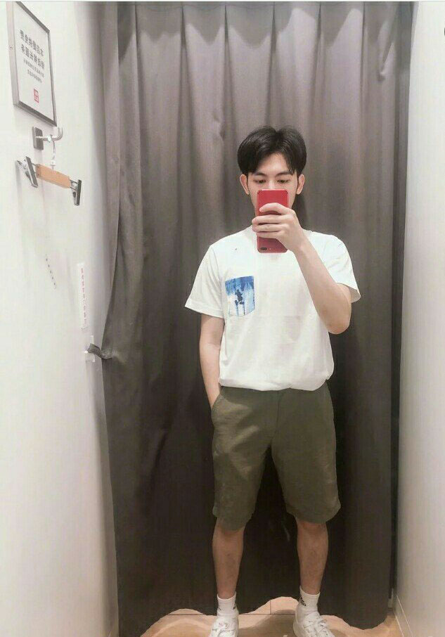 男生時尚穿搭技巧 一件T恤打造陽光暖男 1