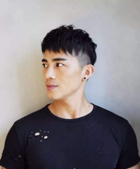 男生短發卷發發型 干凈清爽的感覺 4