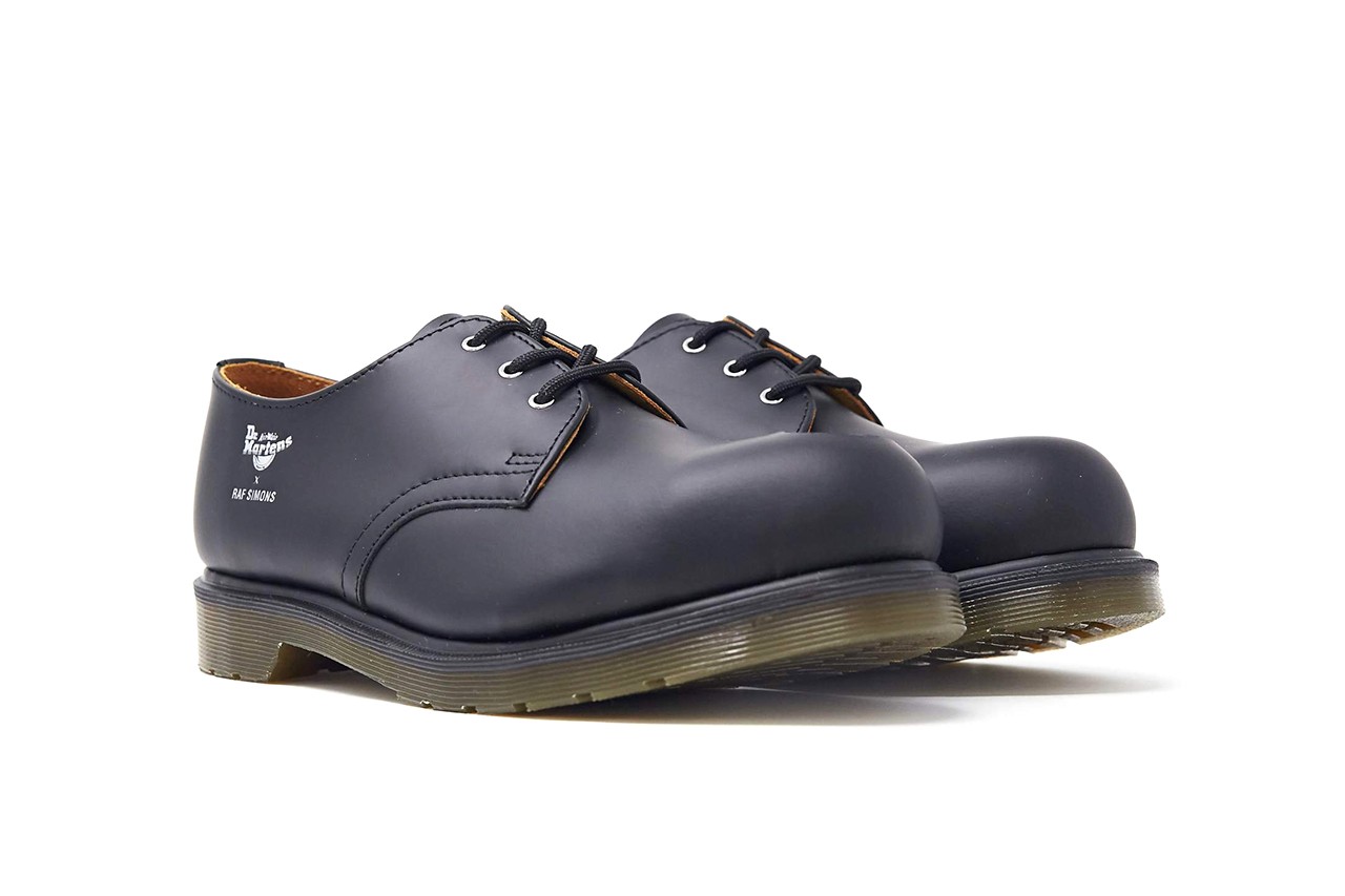  Raf Simons+鞋履品牌 Dr.Martens的聯名鞋款 1