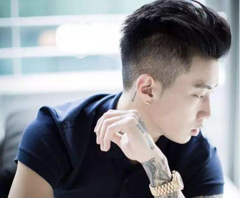 男生簡單好打理的發型 男生發型怎么打理 1